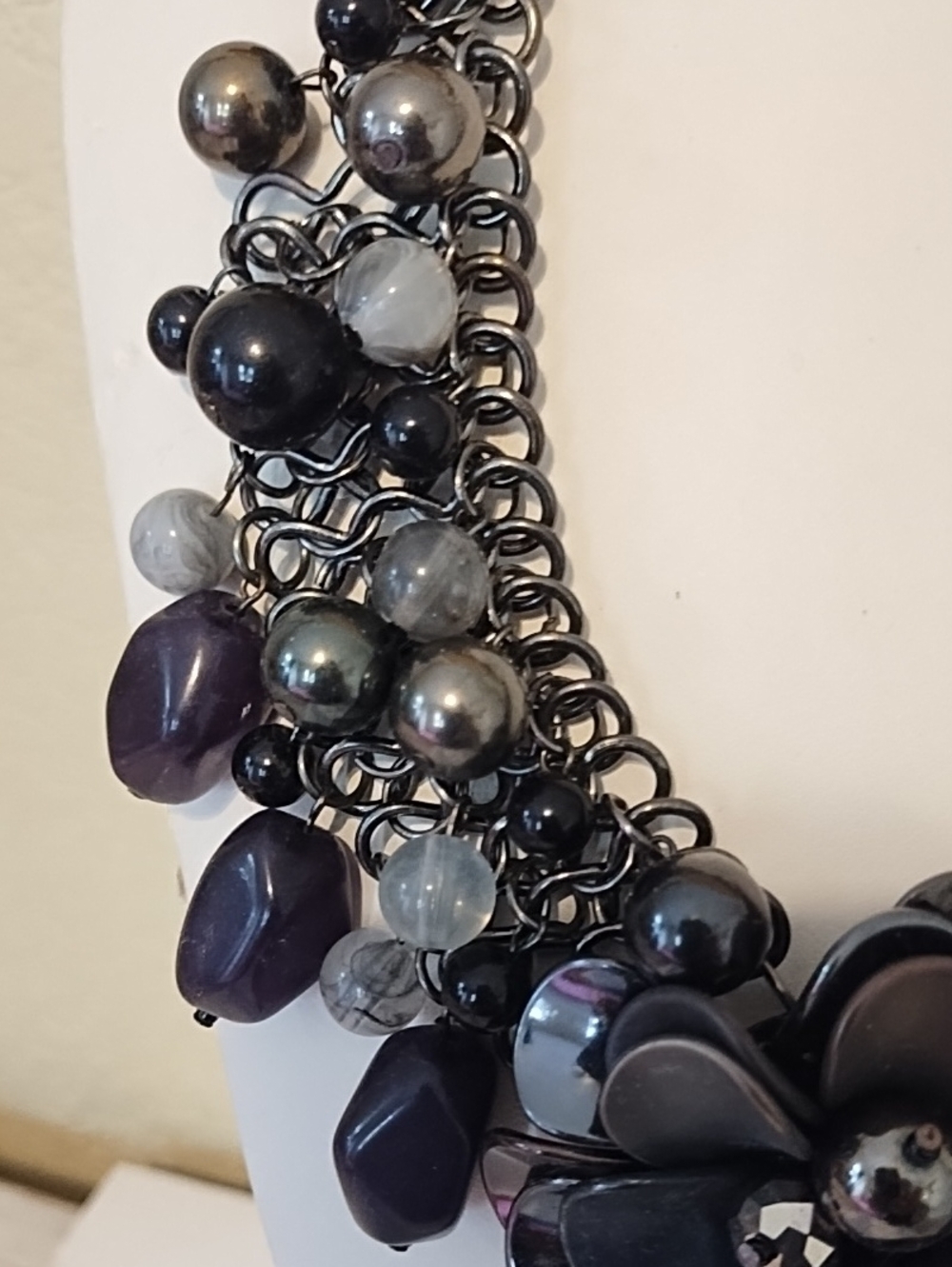 NWT Black Multi-Bead Statement Necklace - Picture 5 of 15